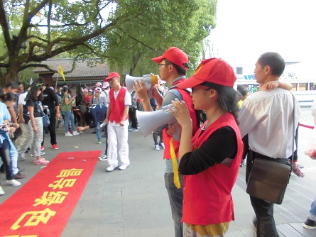 “文明出行”活动志愿者风采 